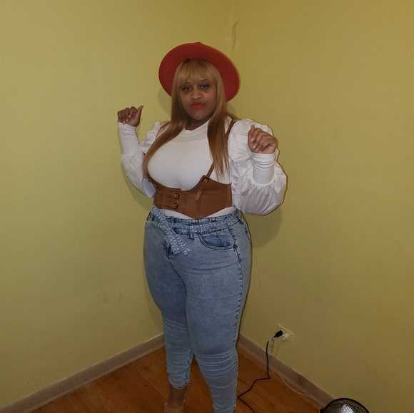 Meet your Posher, Joy - Picture 6 of 15